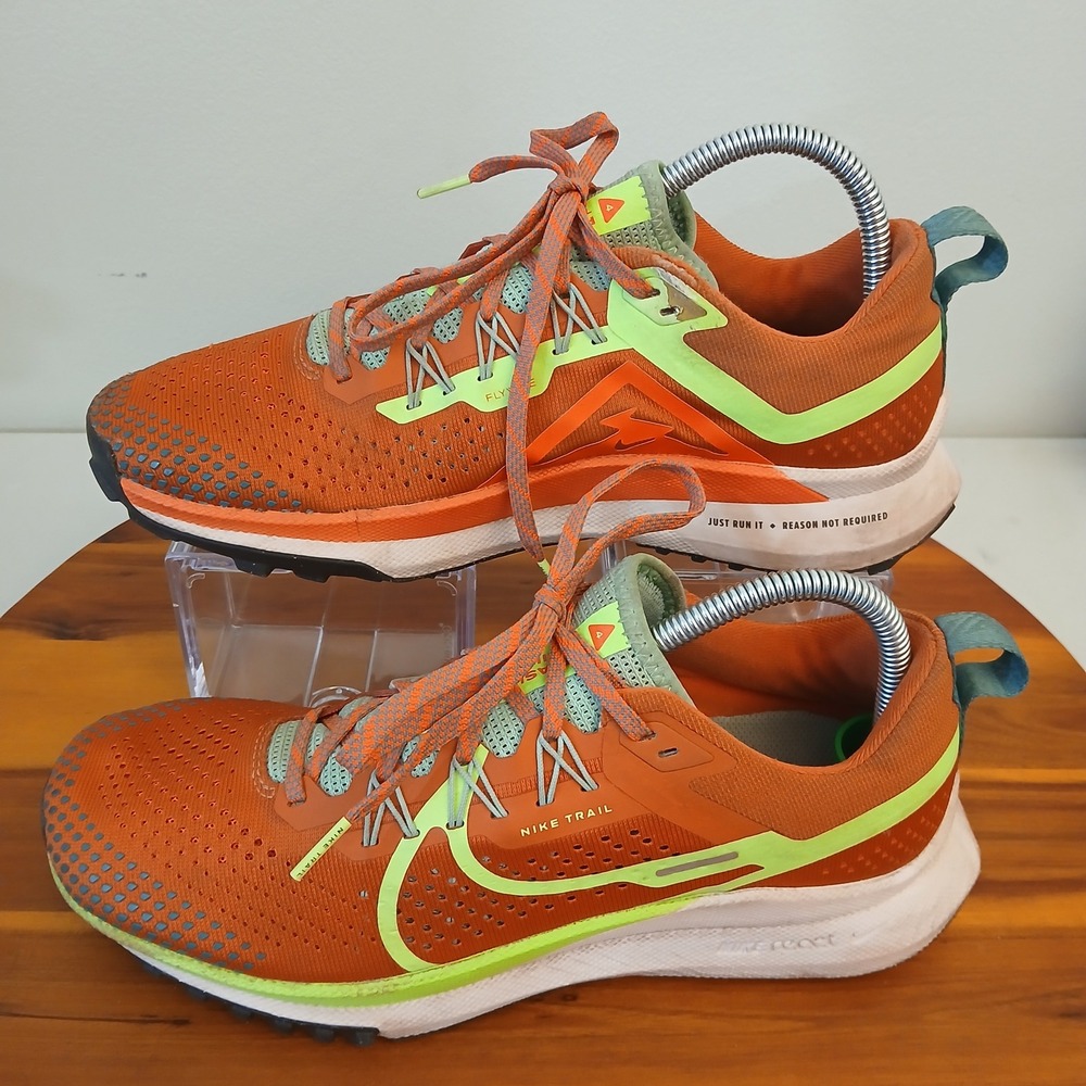 Nike react‎ Pegasus Trail 4 Womens 9.5 Orange Running Shoes Sneakers DJ6159-801